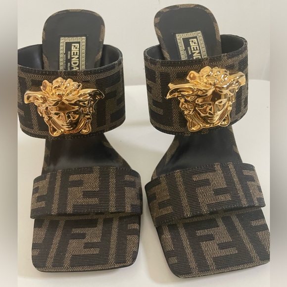 BNIB AUTHENTIC FENDIxVERSACE collab double strap mules in size 36- FENDACE - Picture 2 of 7